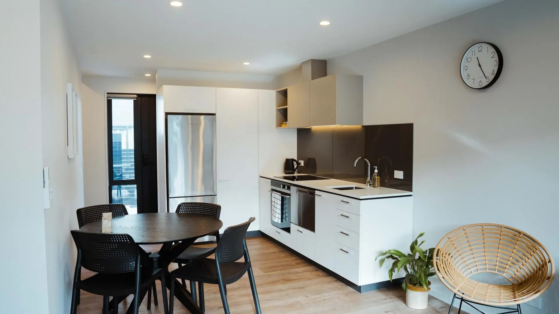 New Townhouse, Heart Of City Centre, 2 Bed 2 Bath, Car Park Christchurch New Zealand